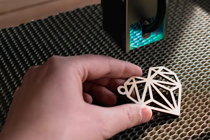 ciecie-laserem-sklejki-grawerowanie-co2-gostynin-wloclawek